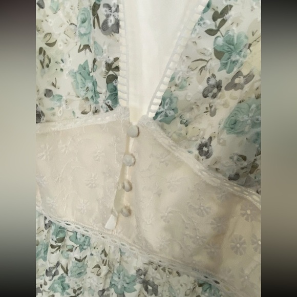 Asos Design Eyelet Tiered Midi Tea Dress In Mixed Ditsy Print size 10 - Picture 8 of 8